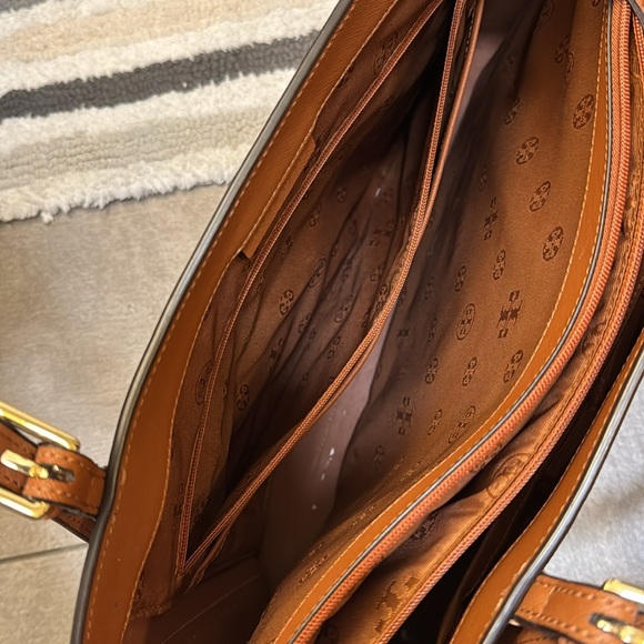 large tory burch work tote with zipped laptop sleeve - Picture 4 of 6